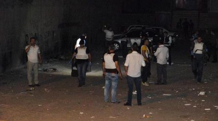 Diyarbakır&rsquo;Da Emniyet'e Silahlı Saldırı: 1 Polis Yaralı