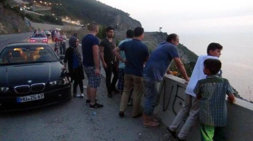 İntihara Teşebb&uuml;s Ihbarı Yoldan Ge&ccedil;enleri Meraklandırdı