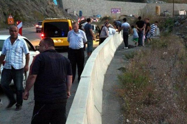 İntihara Teşebbüs Ihbarı Yoldan Geçenleri Meraklandırdı 3