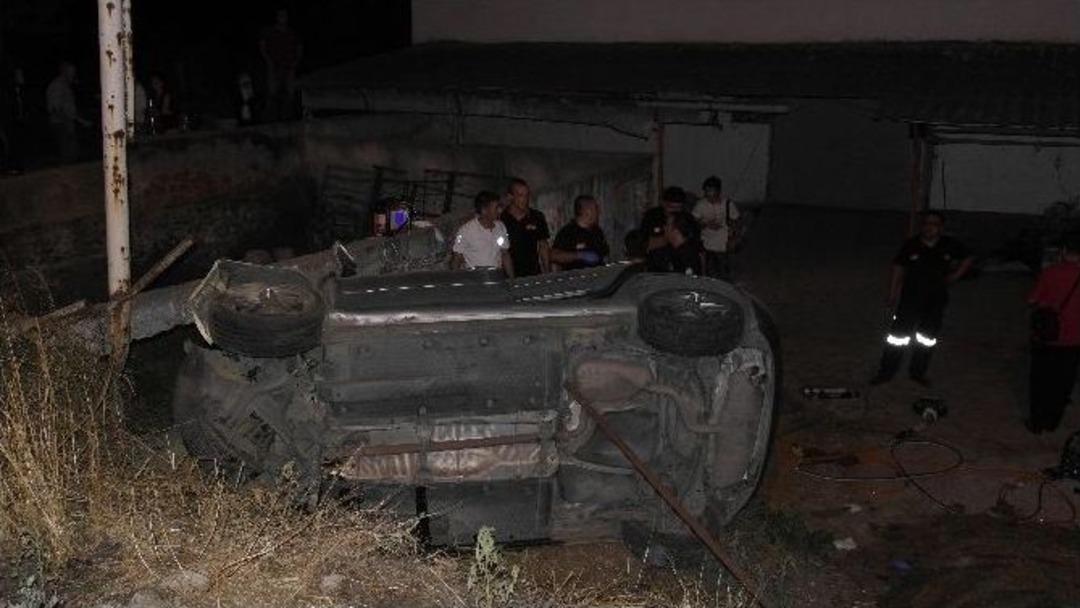 Salihli&rsquo;de Trafik Kazası: 2 &Ouml;l&uuml; 2 Yaralı