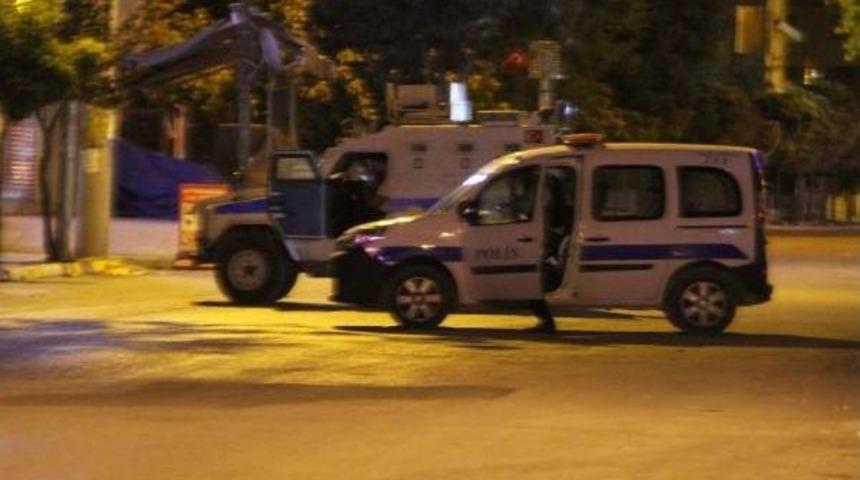 Van'da Ak Parti Il Binası Yakınında Patlayıcı Dolu &Ccedil;anta