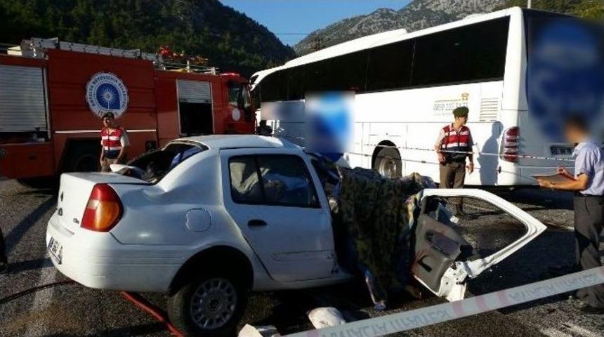 Antalya&rsquo;da Trafik Kazası: 5 &Ouml;l&uuml; (1)