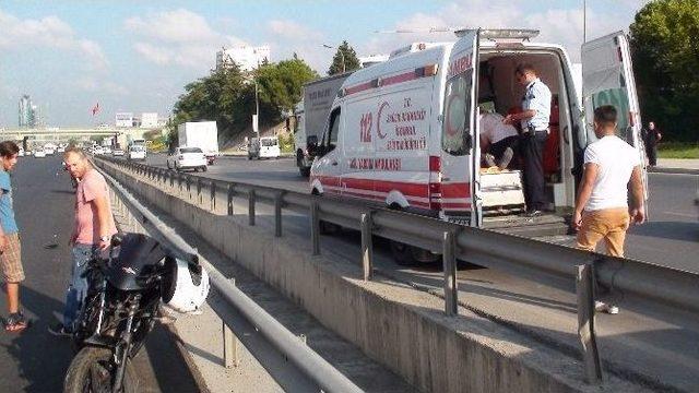 (özel Haber) 5-e Karayolundan Yan Yola Yaralı Taşıma Çilesi 2