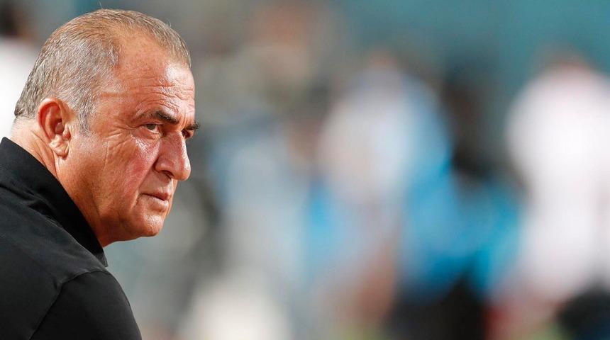 Galatasaray'ın hocası Fatih Terim'in g&ouml;z&uuml; Fenerbah&ccedil;e'nin yıldızı Valbuena'da