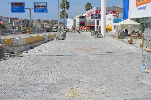 Kuşadası’nda Yol Yapım Çalışmaları Devam Ediyor