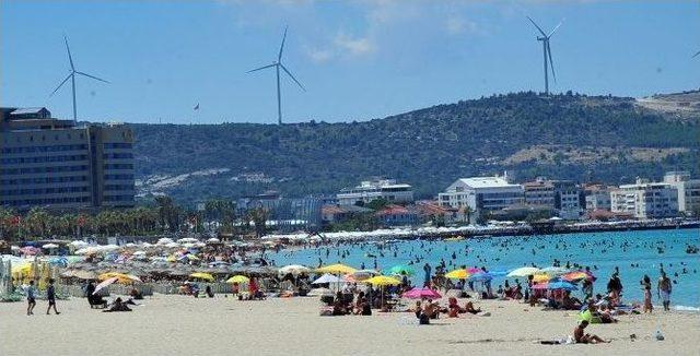 Çeşme’de Plajlar Dolup Taşıyor