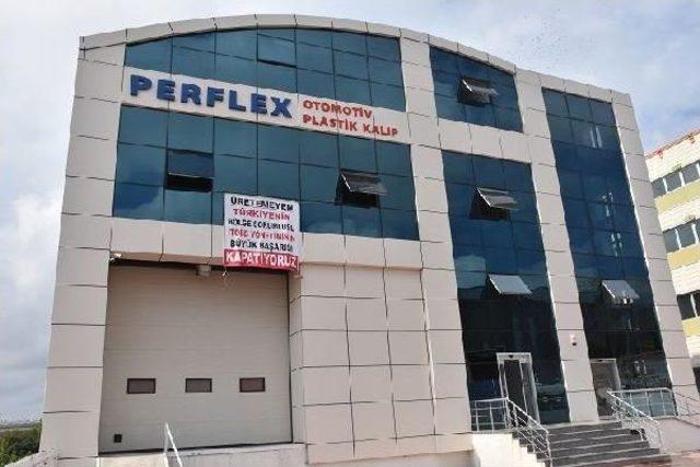 1 Milyon Lira Harcama Yaptığı Fabrika Binasına Işletme Ruhsatı Verilmeyen Işadamından Afişli Protesto 1