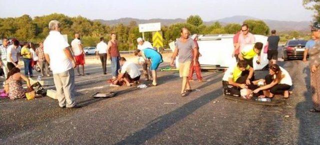 Kazada Aynı Ara&ccedil;taki 9 Kişi Yaralandı 1