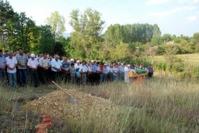 Sulama Kanalına D&uuml;şen 5 Yaşındaki &Ccedil;ocuk Yaşam M&uuml;cadelesini Kaybetti 1