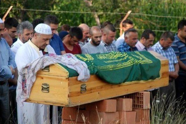 Sulama Kanalına D&uuml;şen 5 Yaşındaki &Ccedil;ocuk Yaşam M&uuml;cadelesini Kaybetti 2