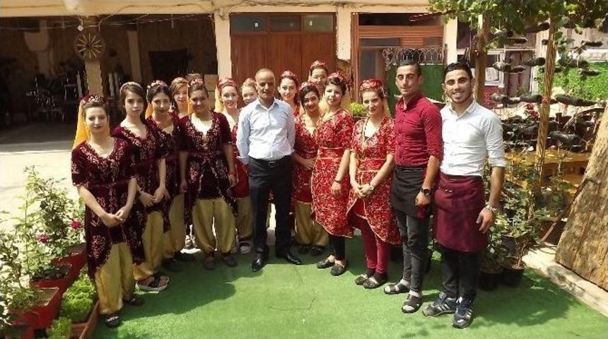 Memleketi Şanlıurfa&rsquo;nın Y&ouml;resel Tatlarını Ve Kıyafetlerini Eskişehir&rsquo;e Taşıdı