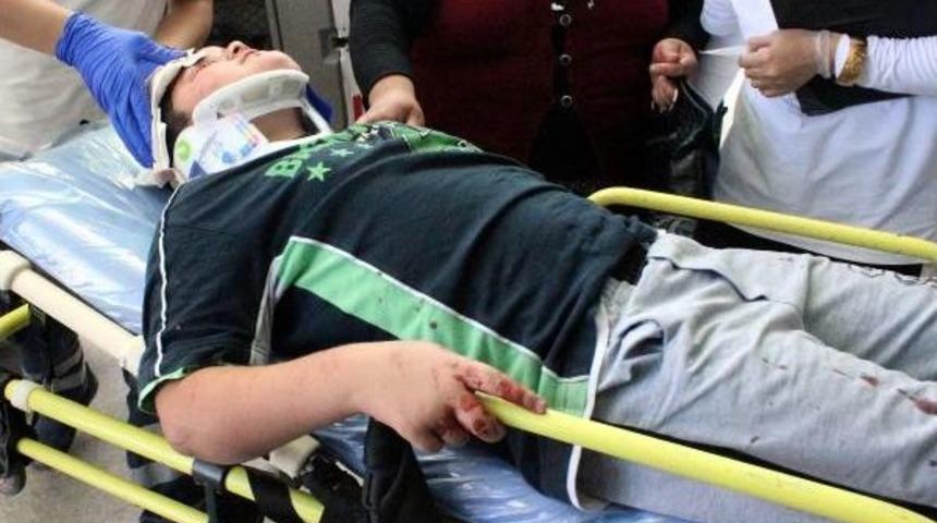 Kamyonetin &Ccedil;arptığı Bisikletli &Ccedil;ocuk Yaralandı