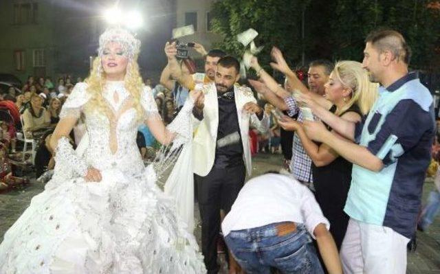 Dollars Spilled Out In Carnival-Esque Roma Wedding 1
