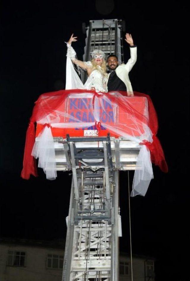 Dollars Spilled Out In Carnival-Esque Roma Wedding 2