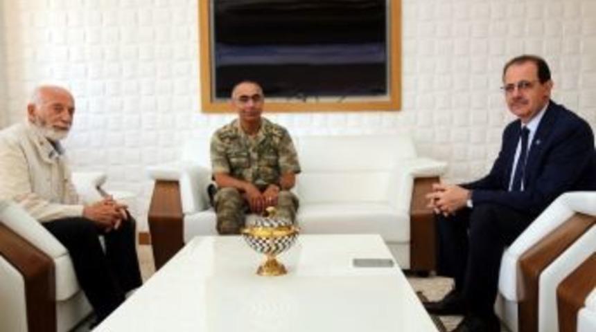 Bayburt Garnizon Komutanından Rekt&ouml;r Coşkun&rsquo;a İade-i Ziyaret