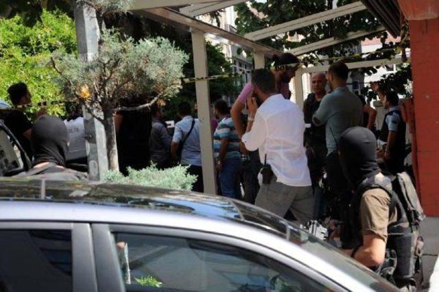 Fotoğraflar //dolmabahçe Sarayı Polis Noktasına Silahla Saldıranlar Yakalandı