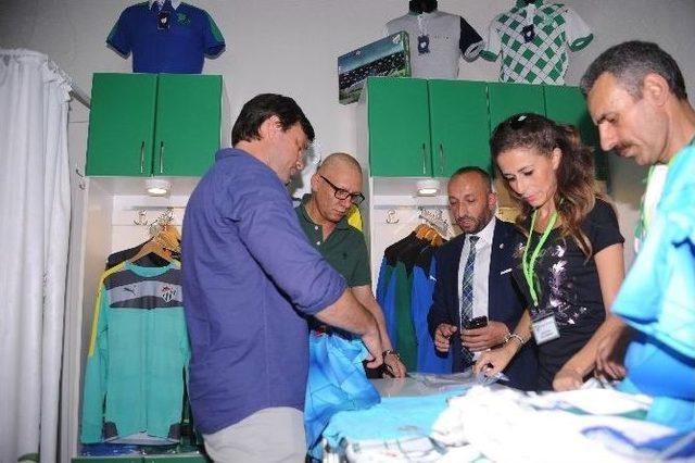 Bursastore&rsquo;un 6. Şubesinde İlk M&uuml;şteri Ertuğrul Sağlam Oldu 1