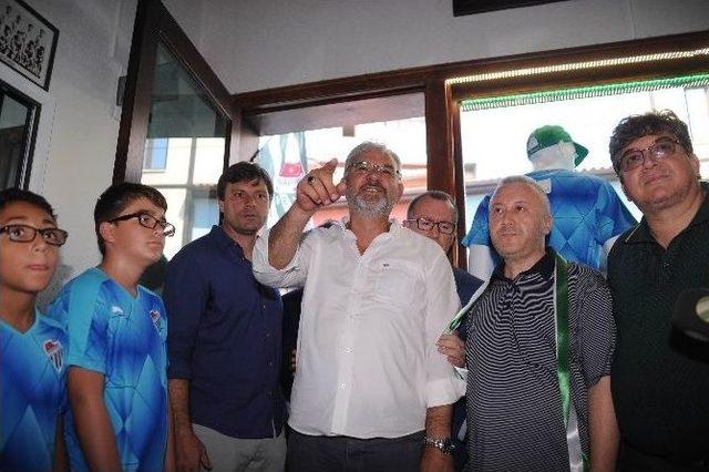 Bursastore&rsquo;un 6. Şubesinde İlk M&uuml;şteri Ertuğrul Sağlam Oldu 2