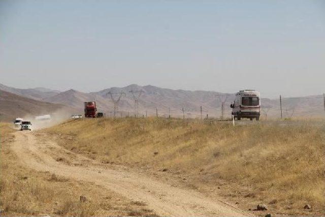 Başkale'de Askeri Konvoya Pkk'dan Bombalı Tuzak