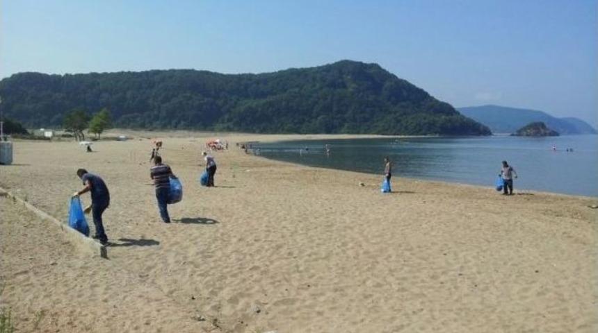 Mugada Sahilinde Temizlik Seferberliği