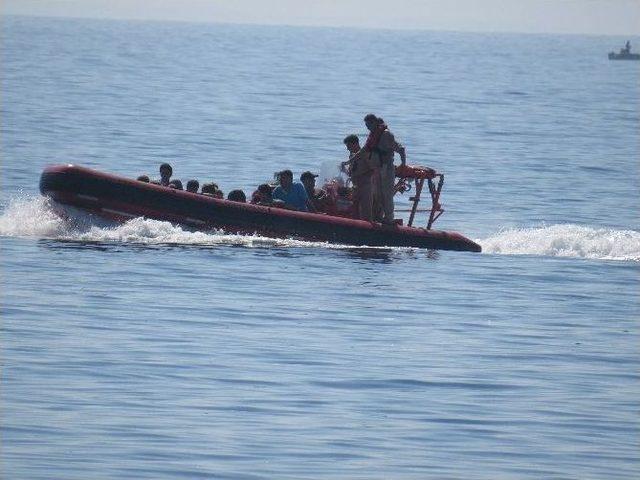 Ayvacık&rsquo;ta 103 Ka&ccedil;ak G&ouml;&ccedil;men Yakalandı 1