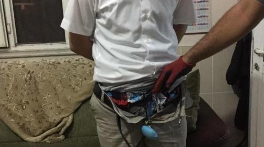 İ&ccedil; &Ccedil;amaşırına Gizlediği Uyuşturucu Ele Ge&ccedil;ti
