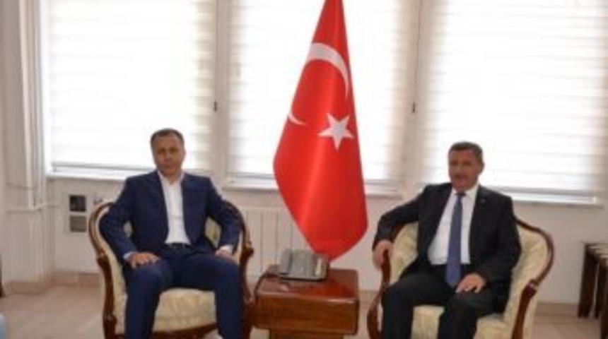 Vali Ali Yerlikaya, K&uuml;tahya Valisi Şerif Yılmaz&rsquo;ı Ziyaret Etti