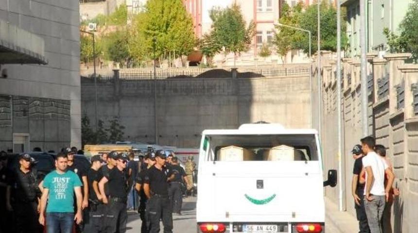 Siirt'te Askeri Araca Bombalı Saldırı; 8 Şehit (4)