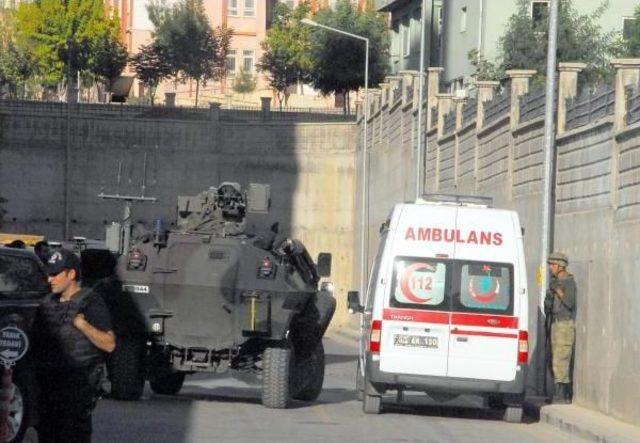 Siirt'te Askeri Araca Bombalı Saldırı; 8 Şehit (4)