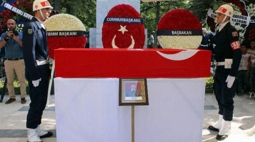 Şehit Uzman &Ccedil;avuşu Binlerce Kişi Uğurladı