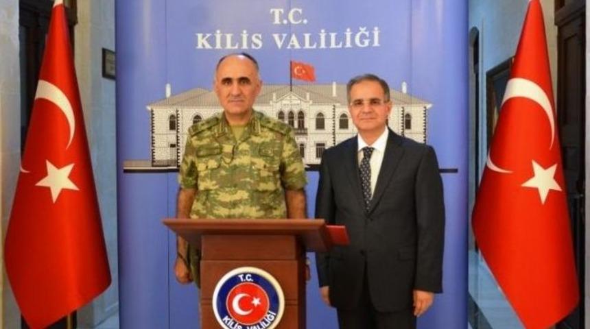 6.mekanize Piyade T&uuml;men Komutanı T&uuml;mgeneral Erbaş, Vali Tapsız&rsquo;ı Ziyaret Etti