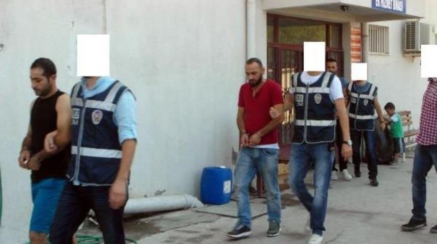 Ayvalık'ta 3 G&uuml;nde, 98 Suriyeli Ka&ccedil;ak Ile 11 Organizat&ouml;r Yakalandı