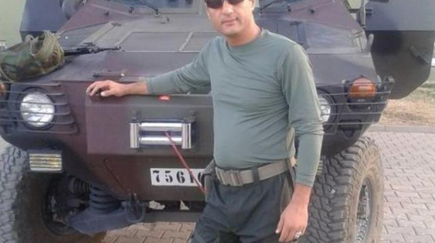 Şehit Uzman &Ccedil;avuş Ferdi Gerekli'nin Oğlu Cenaze T&ouml;renine Subay Kıyafetiyle Geldi