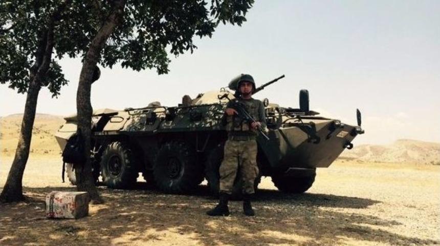 Şehit Er Erüstün’ün Baba Evine Ateş Düştü