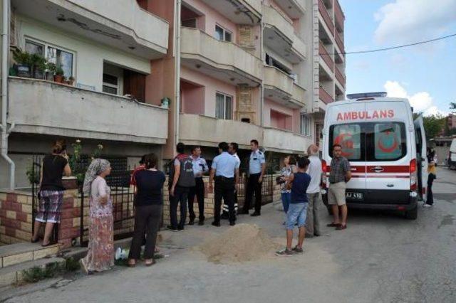 Balkondan Düşen Yaşlı Kadın Öldü