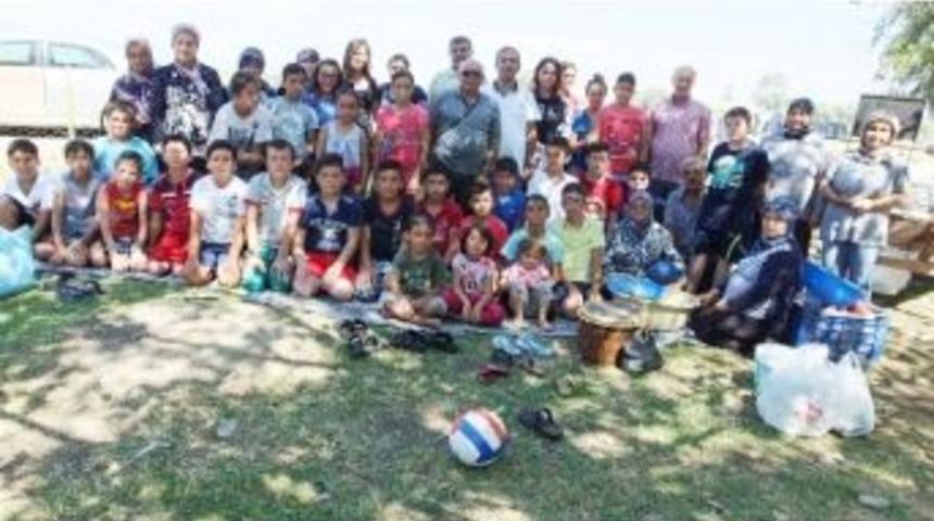 Burhaniye&rsquo;de Kuran Kursu &Ouml;ğrencileri Piknikte Bir Araya Geldi