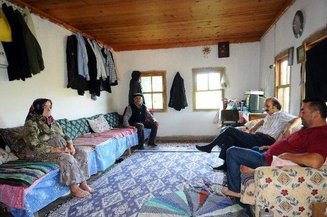 K&ouml;le Olarak Geldikleri K&ouml;ye, Muhtar Oldular 1