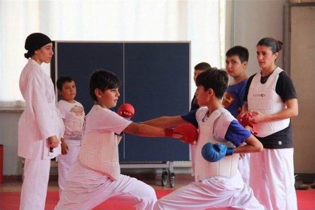Karateciler Yetişiyor 1