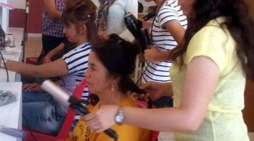 G&ouml;lbaşı Togem&rsquo;den 5 Bin Aileye Yardım