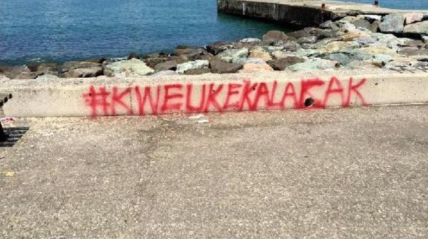 &Ccedil;aykur Rizespor&rsquo;Da Kweuke I&ccedil;in Duvarlara "kalacak" Yazısı