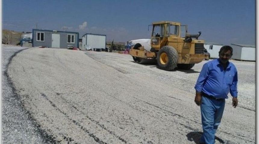 Metip Yoluna Asfalt D&ouml;k&uuml;ld&uuml;