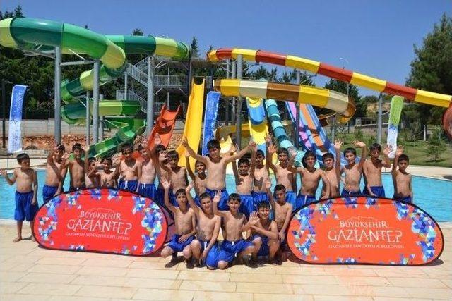 B&uuml;y&uuml;kşehir&rsquo;in Y&uuml;zme Kurslarına Yoğun İlgi 2