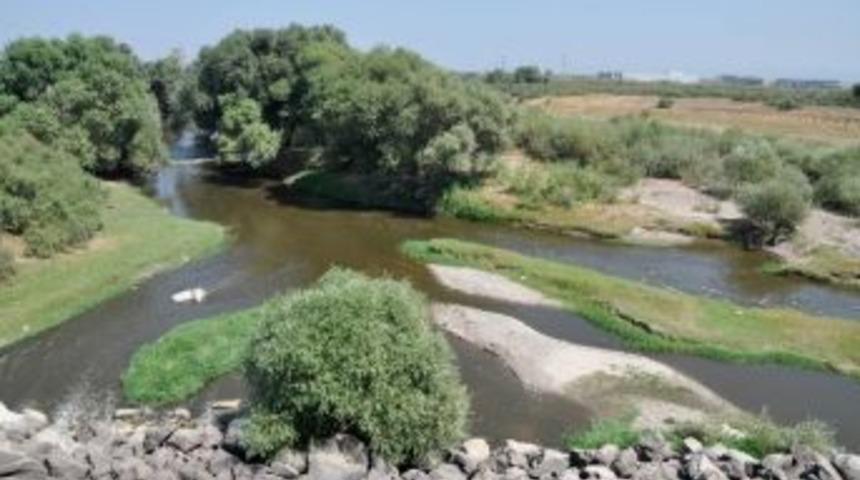 Canbalı Deresi&rsquo;nde Su Seviyesi Azaldı