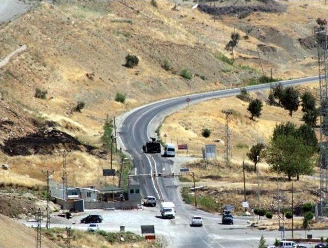 Şırnak'ta Pkk'lılar Polis Noktasına Roketatarla Saldırdı