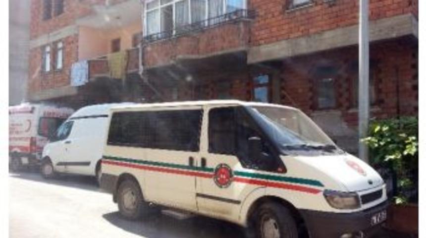 19 Yaşındaki Gen&ccedil; Kız Banyoda Kendini Astı