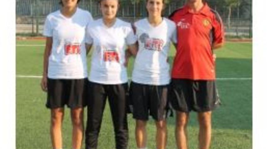 Eskişehirspor&rsquo;lu Bayan Futbolcular Aday Kadroda