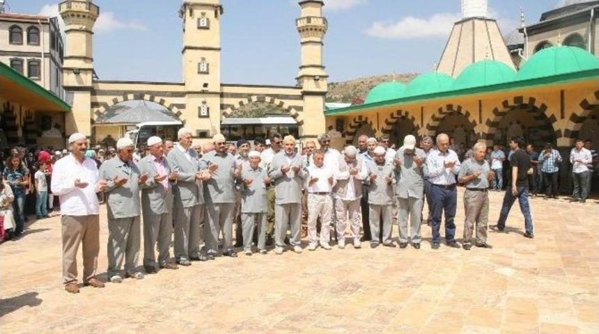 Yozgat&rsquo;ta İlk Hacı Kafilesi Dualarla Kutsal Topraklara Uğurlandı