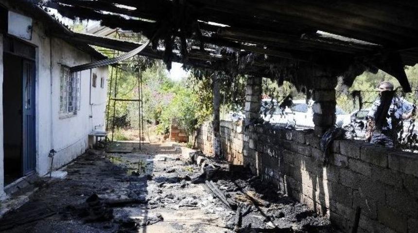 Oyun Oynayan &Ccedil;ocuklar Kazara Ev Yaktı