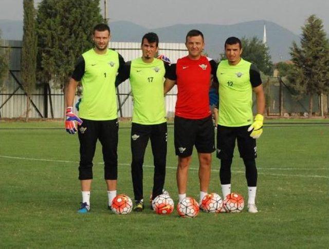 Akhisar Belediyespor'un Kalesi Emin Ellerde