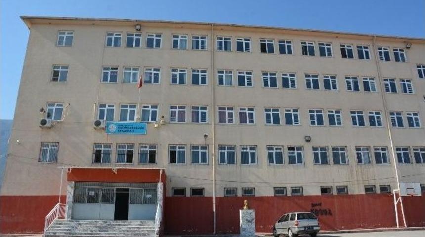 Şehzadeler&rsquo;de Okullar Yeni Eğitim Yılına Hazırlanıyor